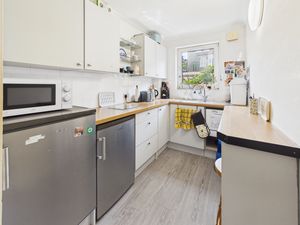 KITCHEN- click for photo gallery
